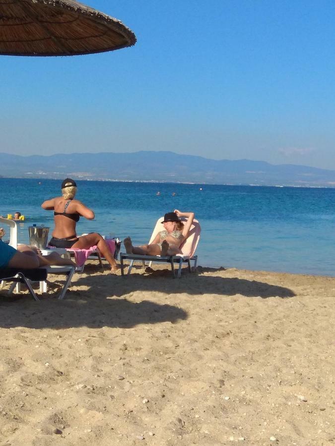 Deluxe Seaside Apartment Konstantinidis Nea Poteidaia Exteriör bild